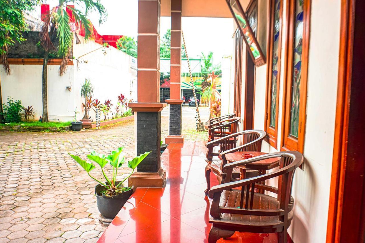 Hotel Laweyan Solo Surakarta (Solo) Exterior foto